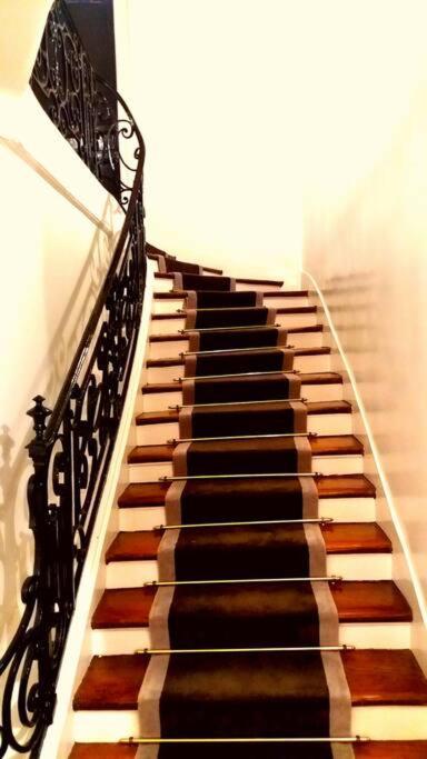 Small Luxurious Room In The Heart Of Saint Germain Париж Екстериор снимка